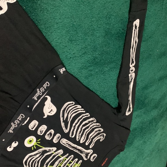 Brand new with tag pair of pajamas for boys - Picture 2 of 5